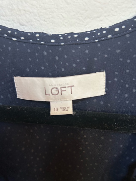 Ann Taylor LOFT Navy and White Printed Ruffle Long Sleeve Dress with belt - Picture 2 of 10